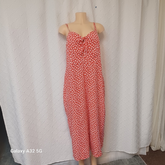 Old Navy  Red Patterned Women's Jumpsuit Size XL - Picture 2 of 16